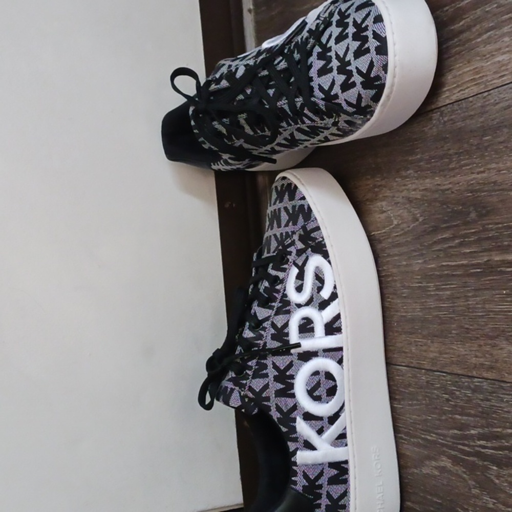 Michael Kors Sneakers size 9.5